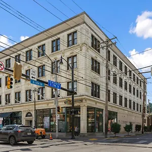 Modern Upscale 2br In Carson By Gia Pittsburgh