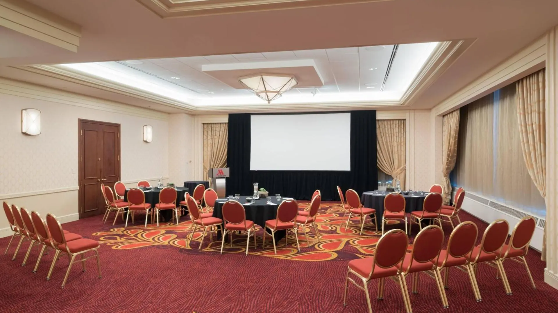 Pittsburgh Marriott City Center 4*,
