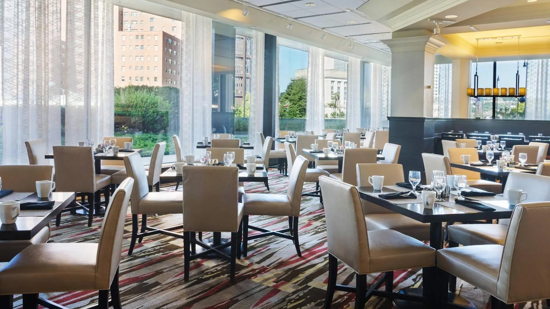 Pittsburgh Marriott City Center 4*,